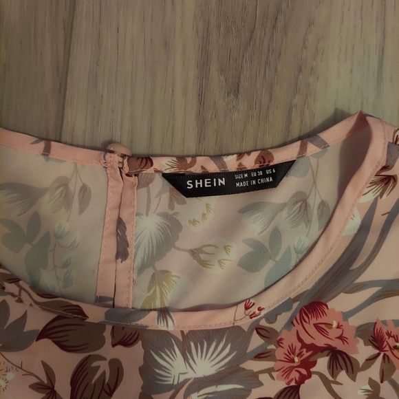 NWOT Floral Mini Dress - Picture 4 of 5